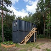 Nowoczesny Całoroczny Domek z Kontenerów - Modułowy – Industrial Chic - tył